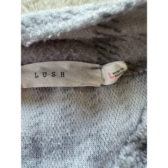 Lush Flannel Plaid Crew Neck top Large - Picture 3 of 4